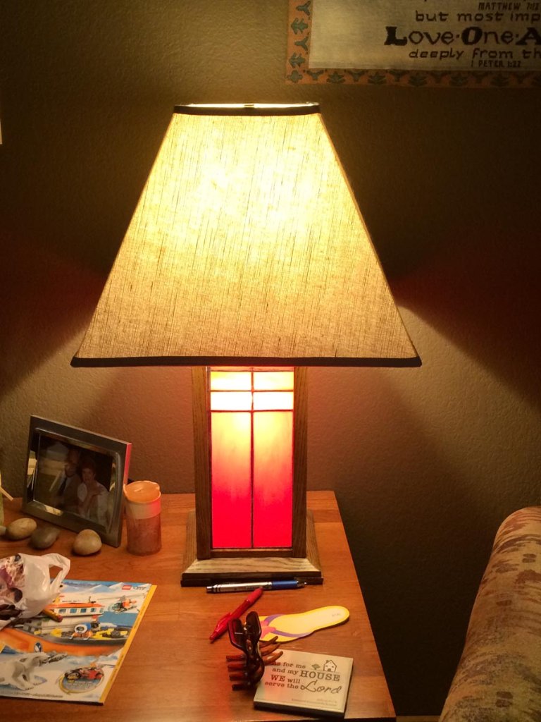 Stained_Glass_Lamp.jpg